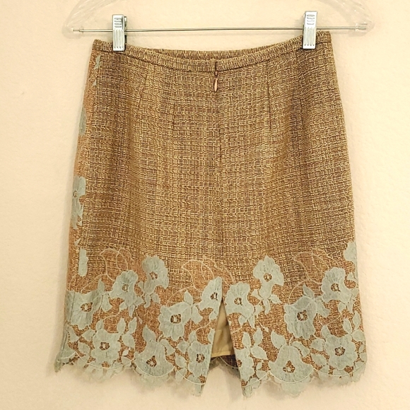 Tan and pale blue floral design back slit sz.4 - Picture 2 of 9